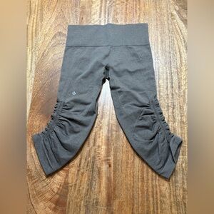 Lululemon Womens In The Flow Crop II Leggings Seamless Ruched Hem Gray Size 4?